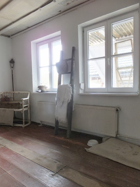 princessgreeneye: Schlafzimmer im "kleinen Haus"...........