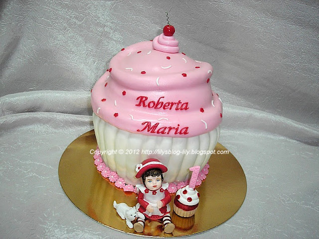 Tort Briosa Uriasa/Giant Cupcake Cake