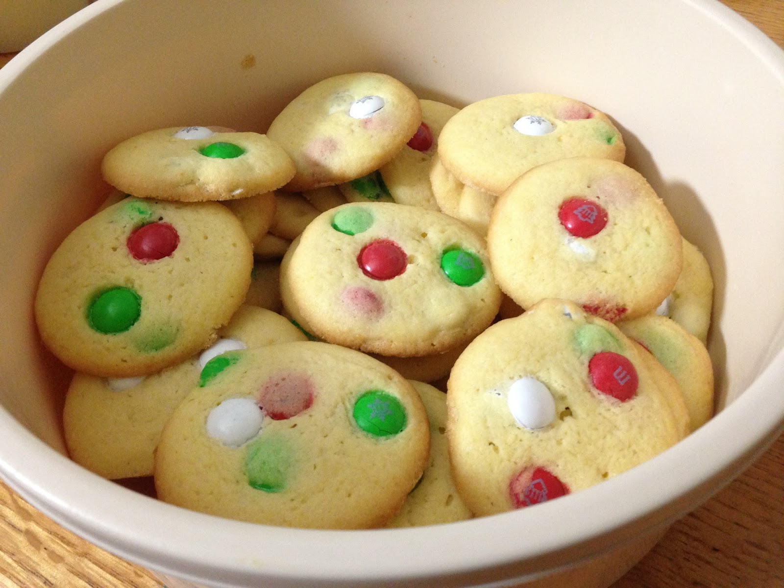 She Likes Bento Baking Love M&Ms Christmas Cookies