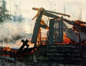 Iglesia quemada Noruega
