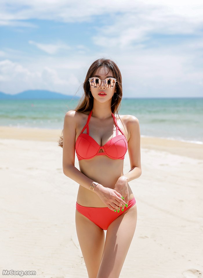 Beautiful Park Park Hyun in the beach fashion picture in June 2017 (225 photos) photo 3-4