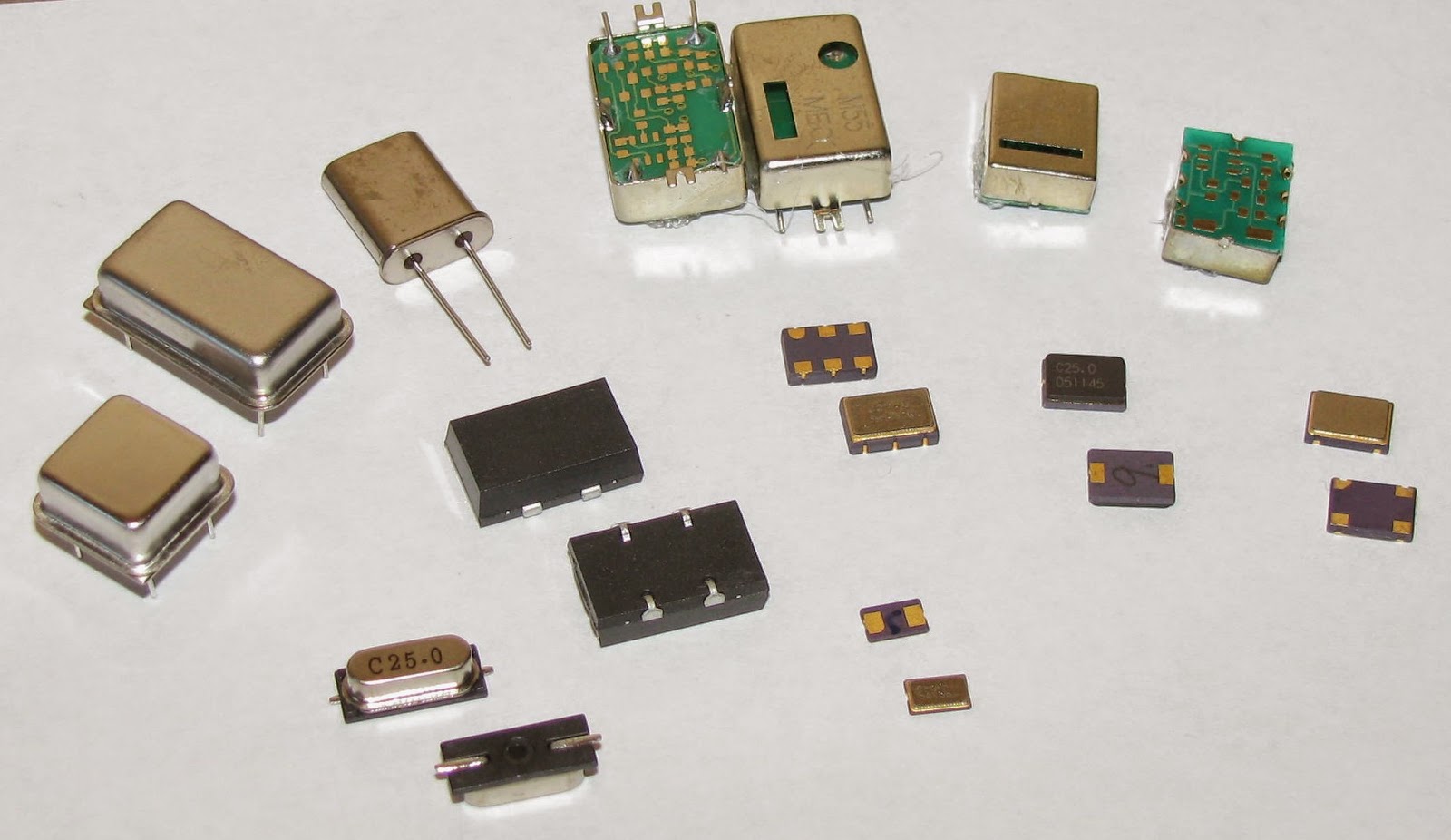 ‏الكرستال‬ أو ‫‏الكوارتز‬ Quartz ELECTRONIC ابتكر عالمك