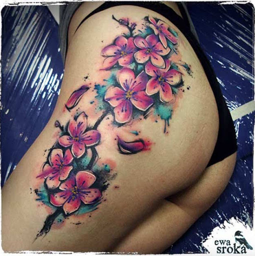 Este elegante nádega tatuagem