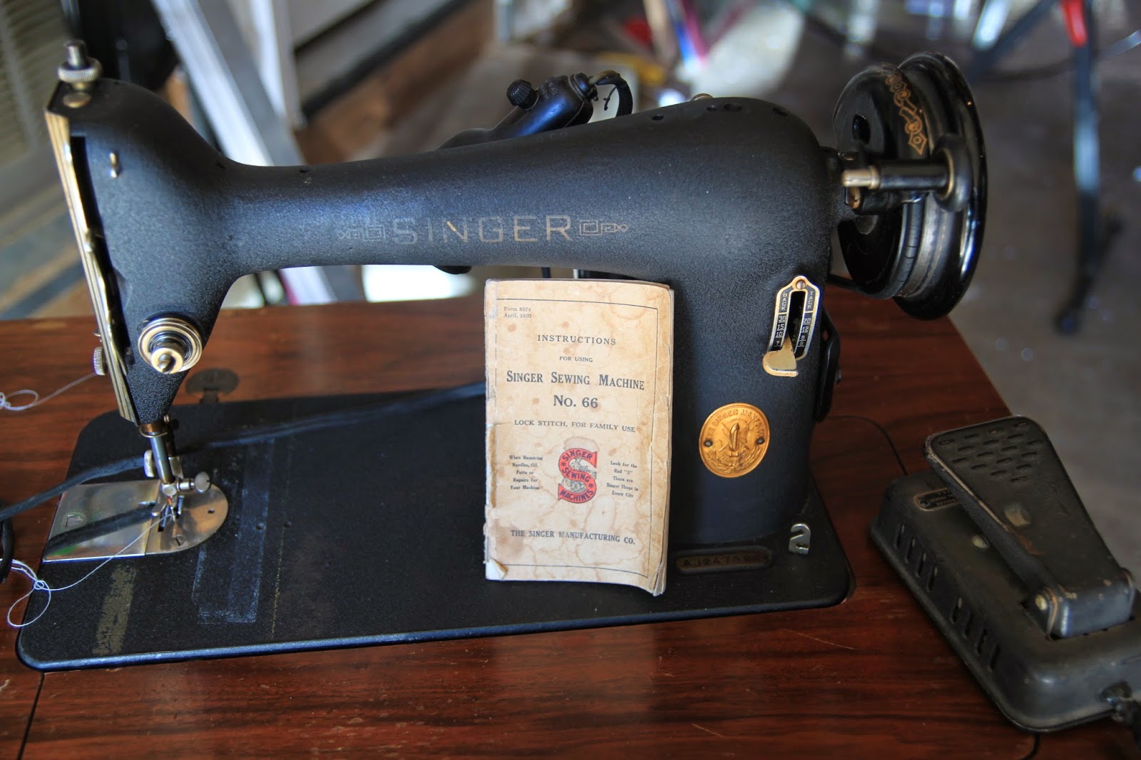 watch out for the woestmans 1920 Singer Sewing Machine