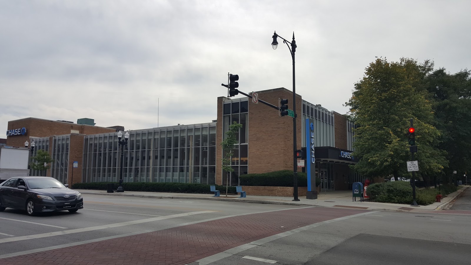 The Chicago Real Estate Local Chase Bank, Sears redevelopments moving