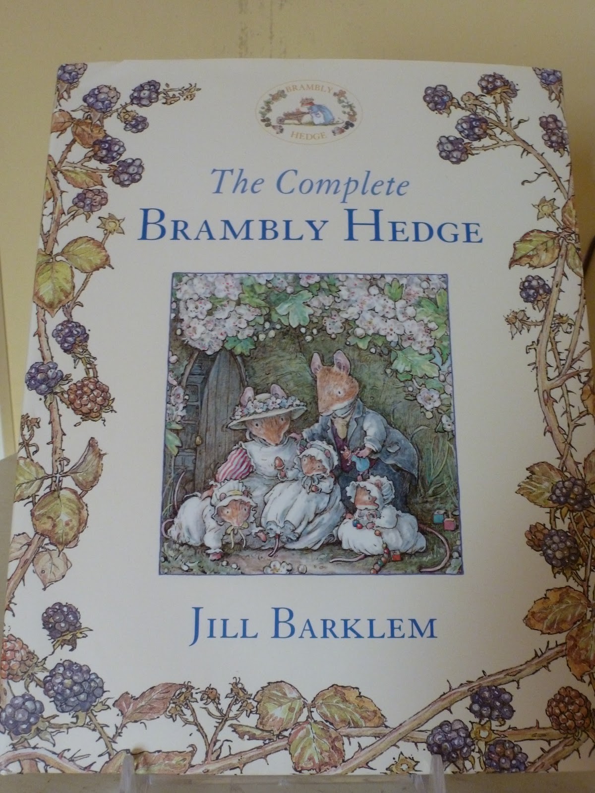 Creekside Cottage: Brambly Hedge