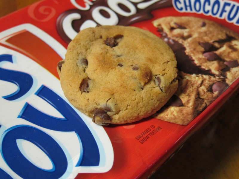 Review Nabisco Chips Ahoy! Chewy Gooey Chocofudge Cookies