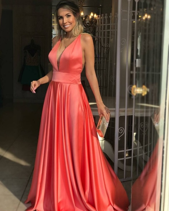 vestido longo cor coral