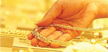 Mangaluru: Daylight theft - 99 sovereigns of gold stolen from house at Adumaroli, Mangalore, theft, Police, Complaint, Probe, News, Couples, National