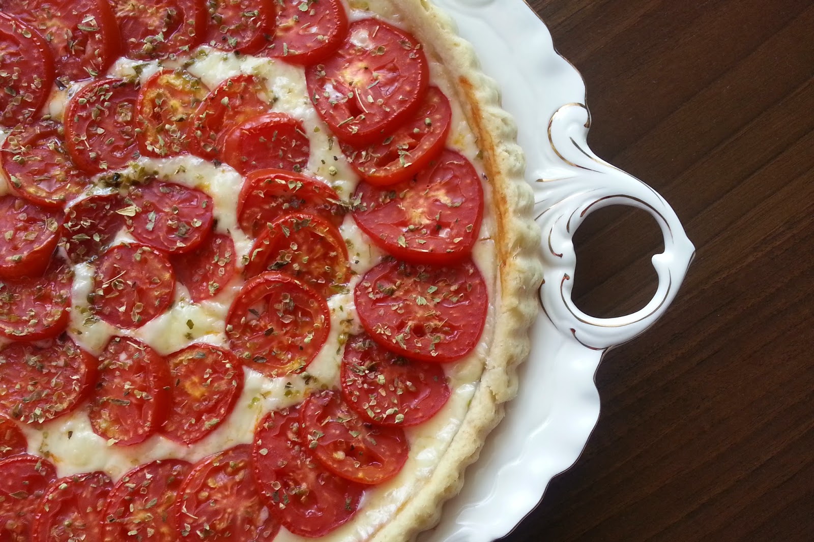 REYHAN KOKULU MUTFAĞIM DOMATES VE KAŞARLI PİZZA