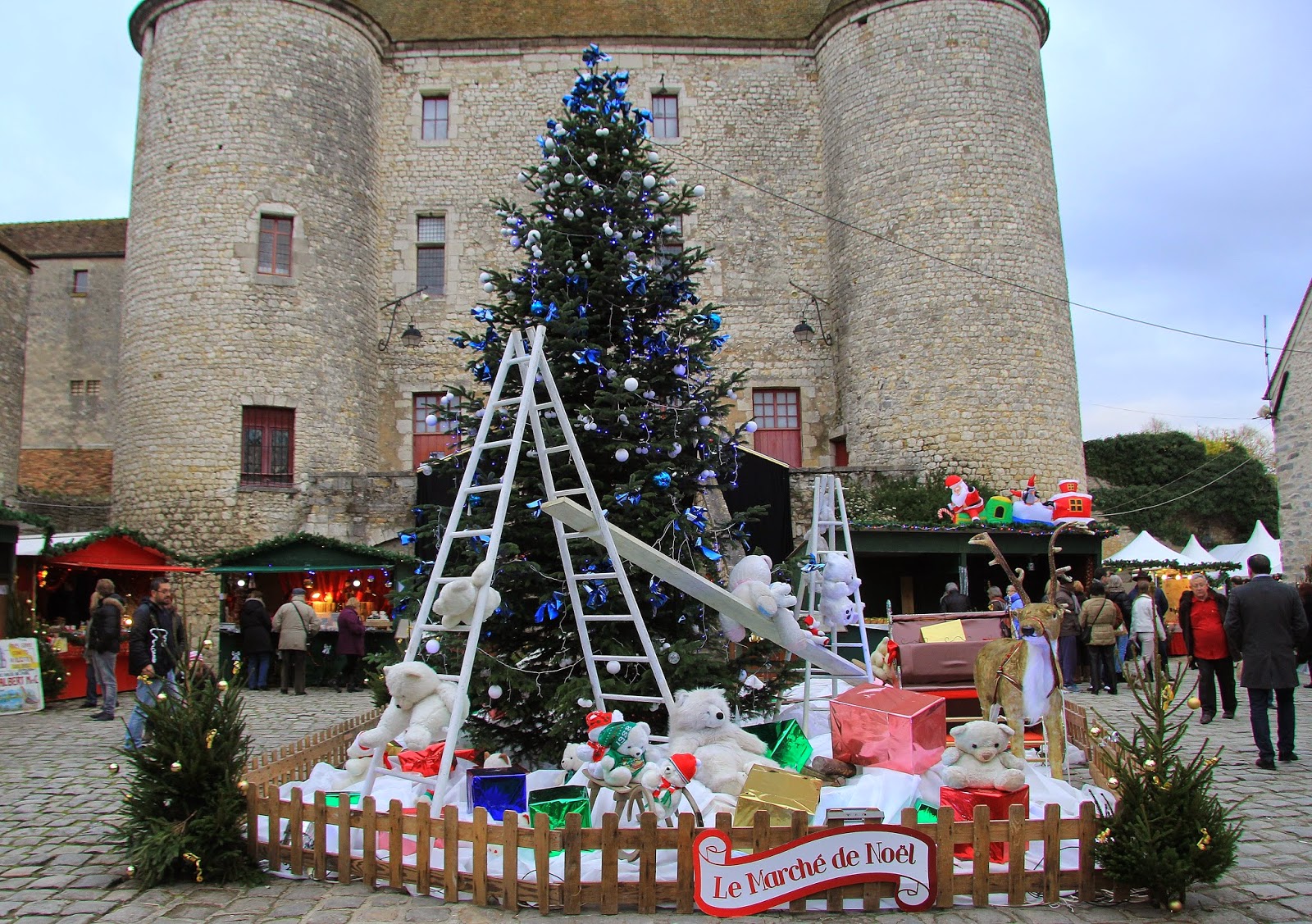LA GAZETTE DE BIBI MARCHE DE NOEL NEMOURS