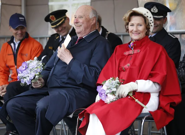 On the occasion of 25th anniversary of enthronement of King Harald of Norway, King Harald and Queen Sonja