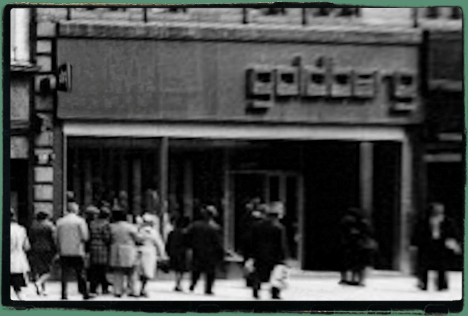 RETRO DUNDEE GOLDBERGS MURRAYGATE 1970'S