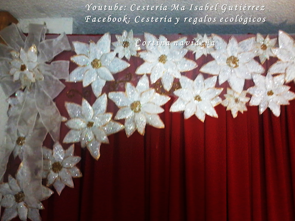 Cómo hacer una cortina navideña con flores de plástico desechable |  Manualidades