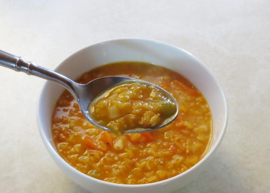 Nummy Kitchen: Red Lentil Soup With Pasta -- Random Recipe #5