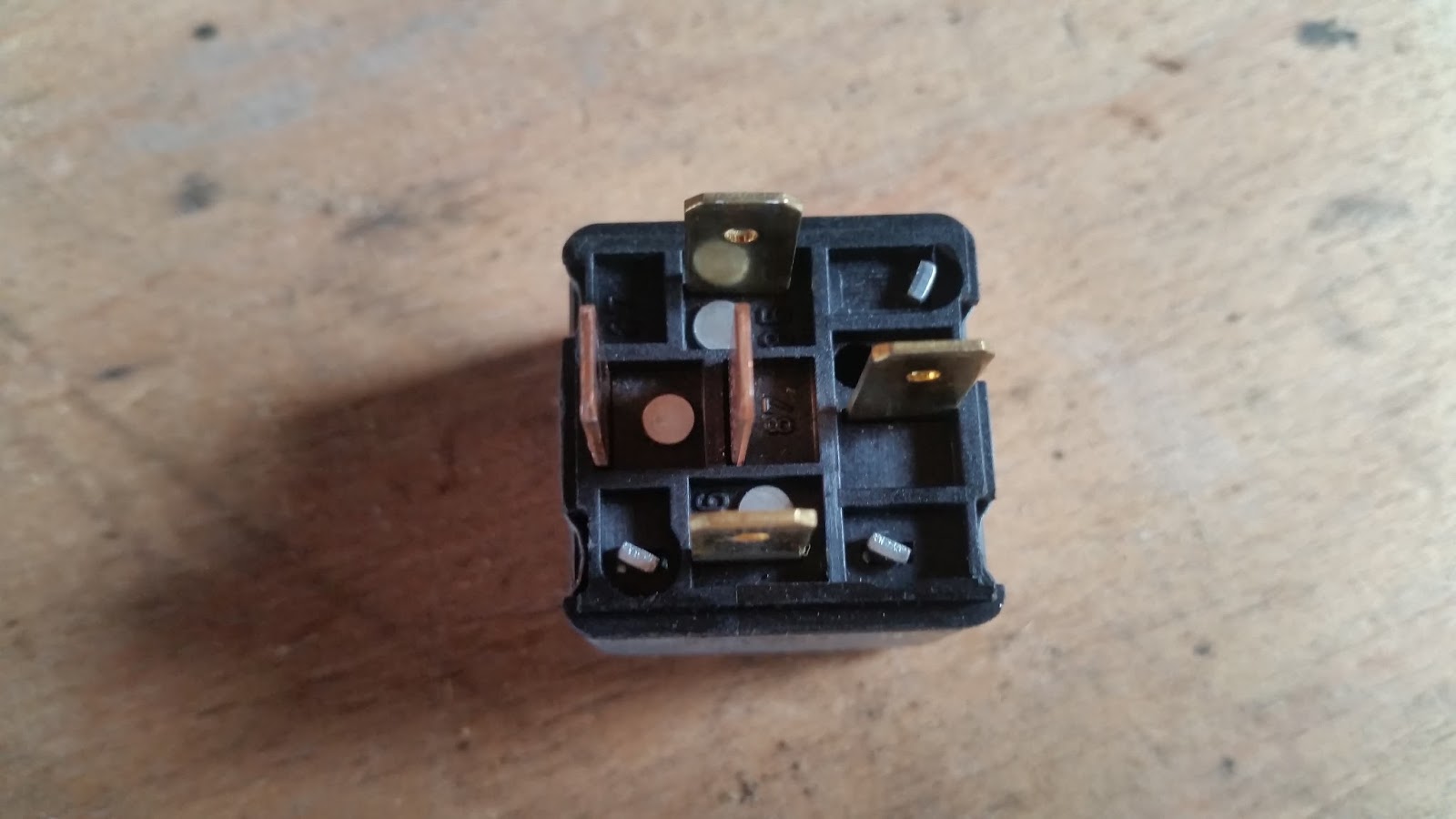 Ferrari 400 Airconditioning / heater blowers fix Bosch relais switch