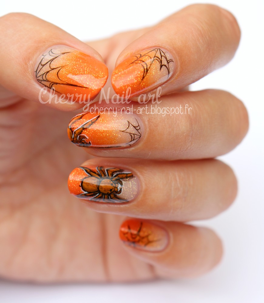 nail art halloween dégradé araignée et toile