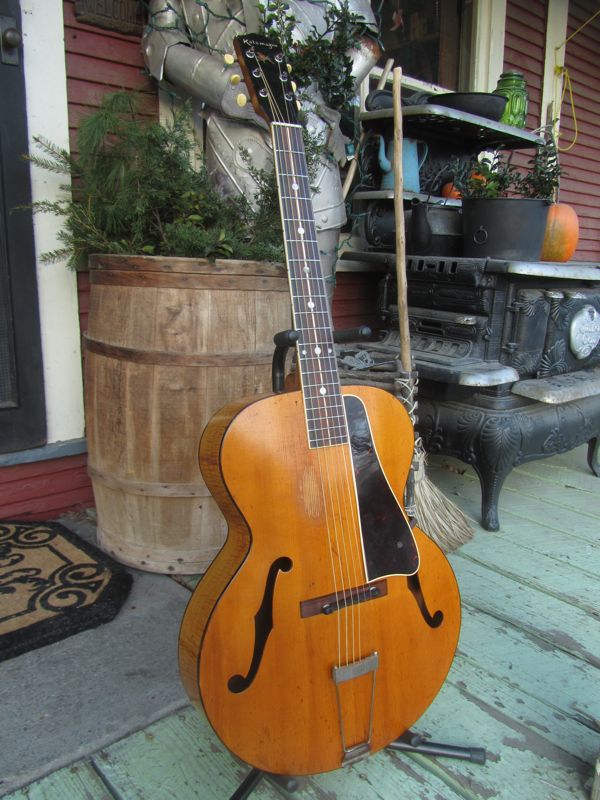 c.1942 Gibsonmade Kalamazoo Oriole KGN32ish Archtop Guitar