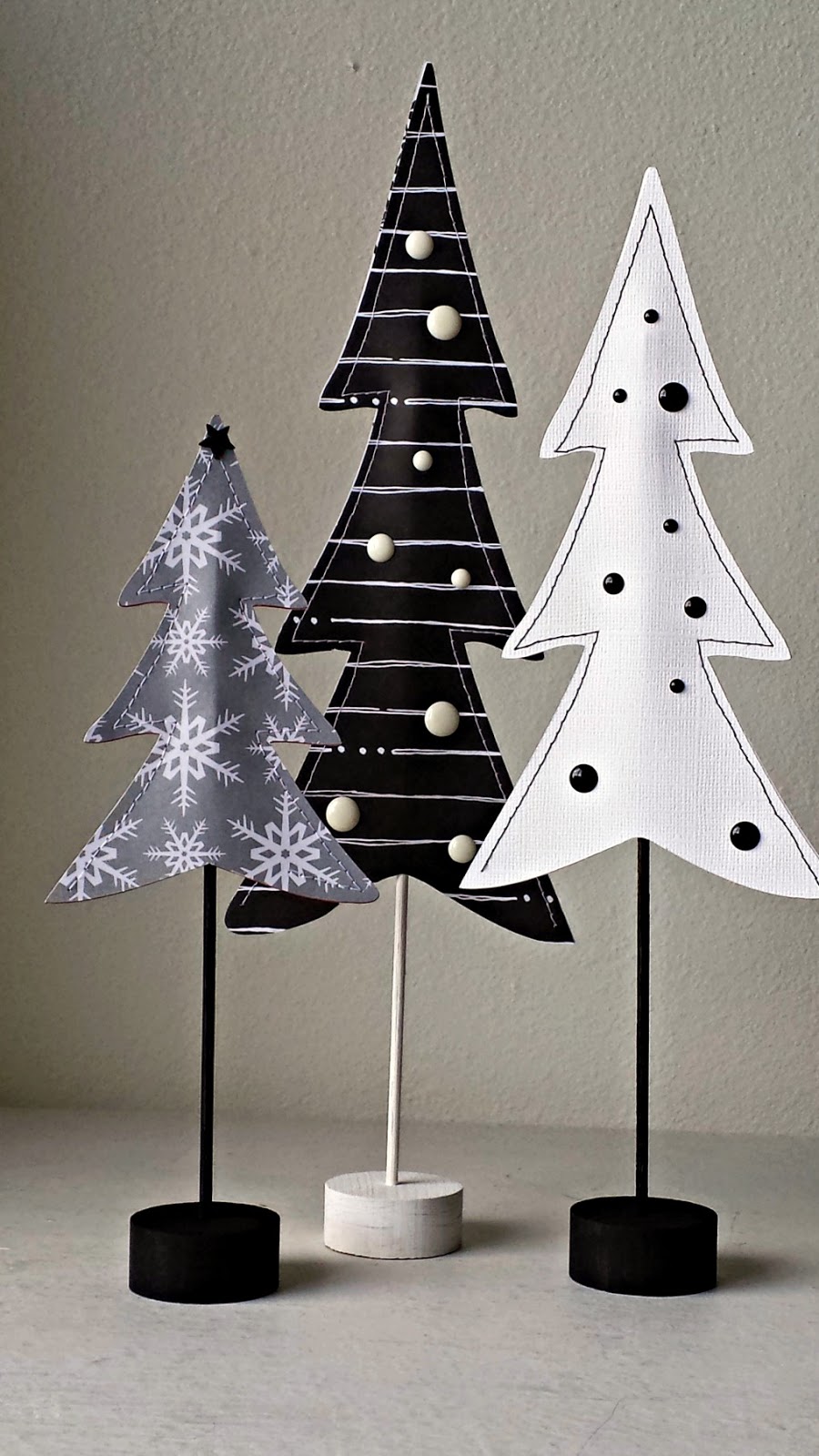 Black & White DIY Christmas Shadow Box, a tutorial featured by top US craft blog, Ameroonie Designs