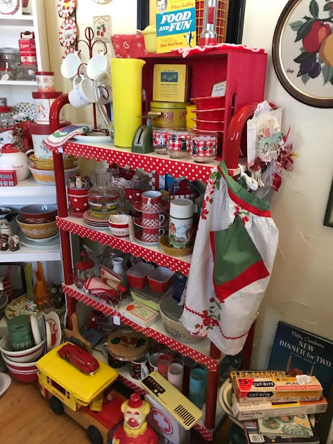 vintage kitchen display