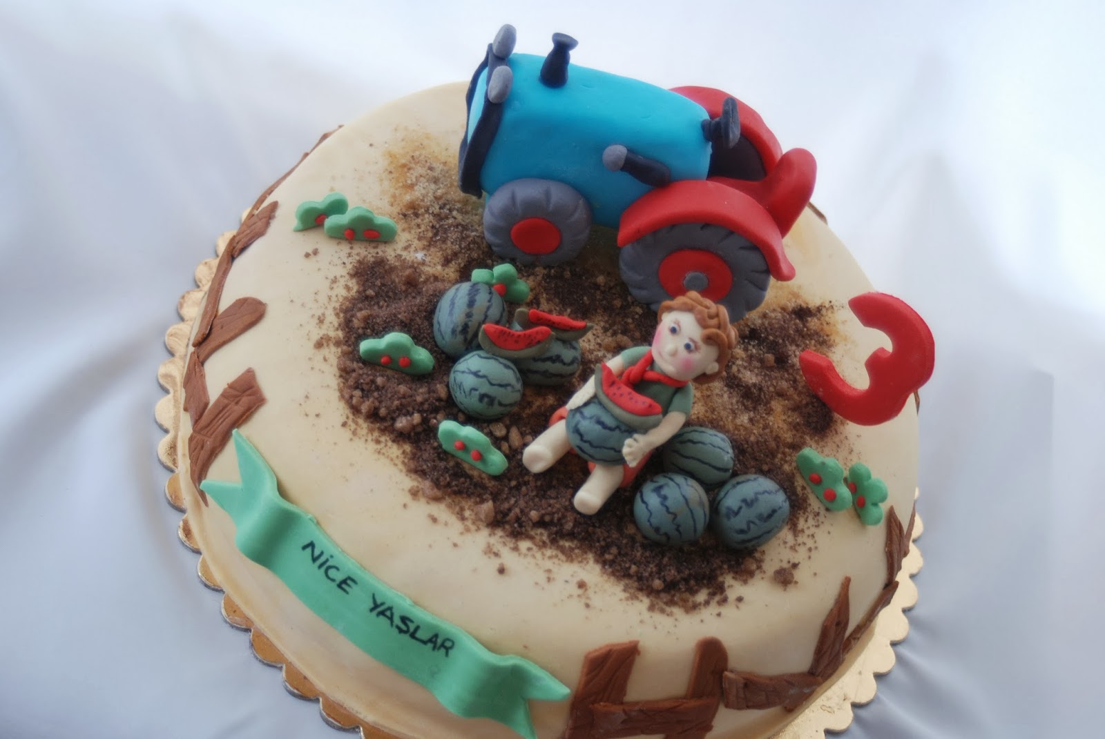 PASTA SEPETİ TRAKTÖR VE KARPUZ PASTA