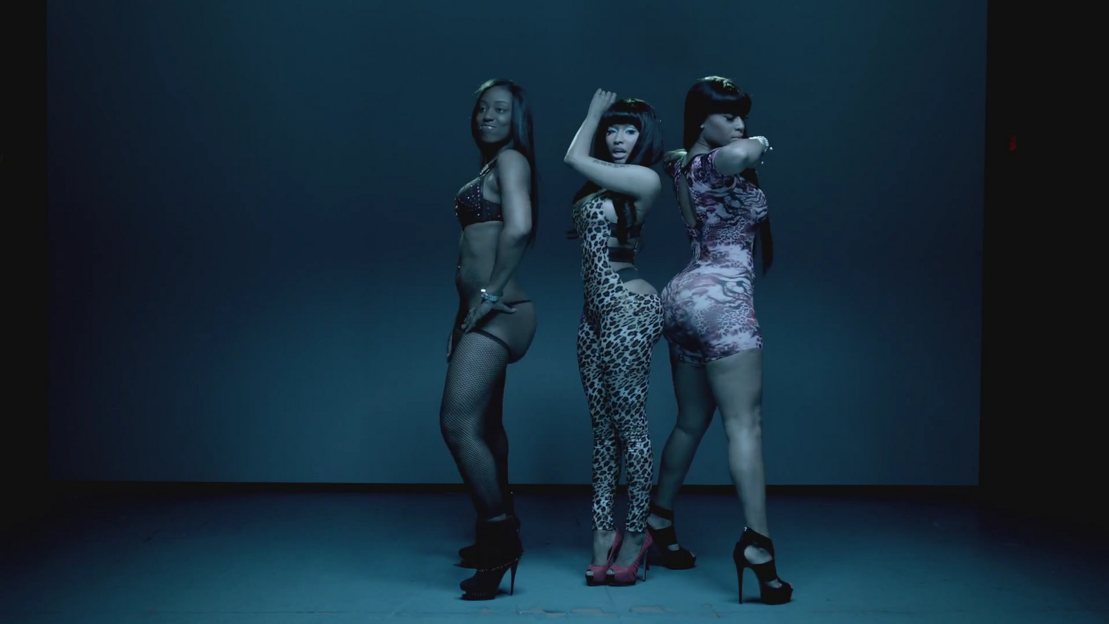 Nicki Minaj Beez In The Trap Ft 2 Chainz Indiananimfa