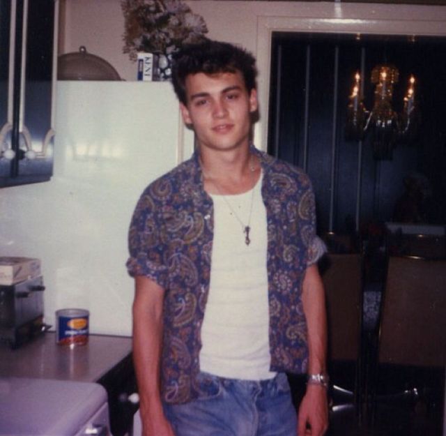 30 Amazing Photographs of a Young and Hot Johnny Depp From Between the ...