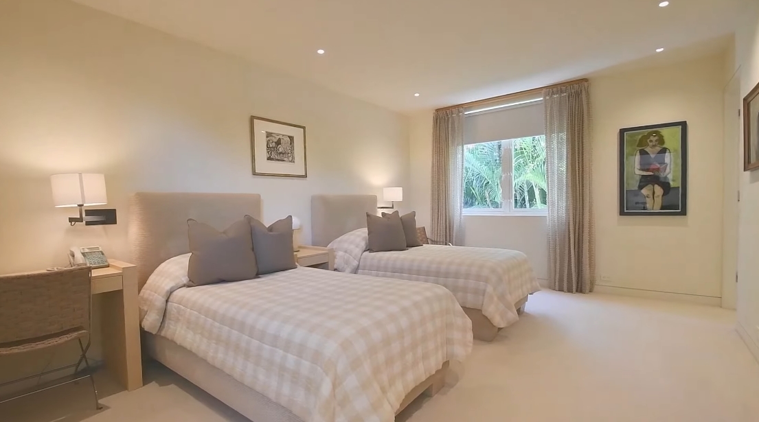 35 Interior Design Photos vs. 936 N Lake Way, Palm Beach, FL Luxury Home Tour