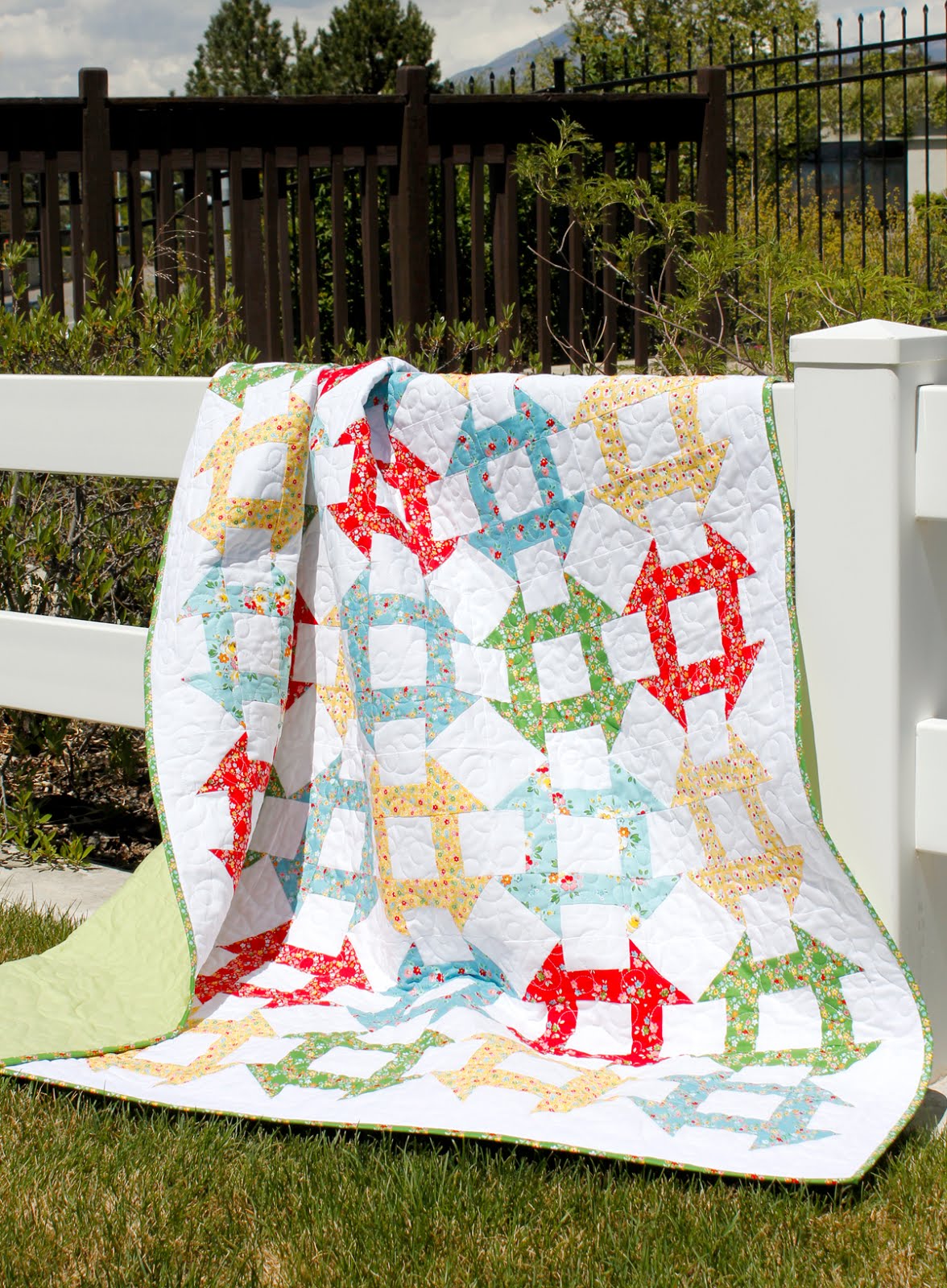 a-bright-corner-second-look-sunday-churn-dash-free-quilt-pattern