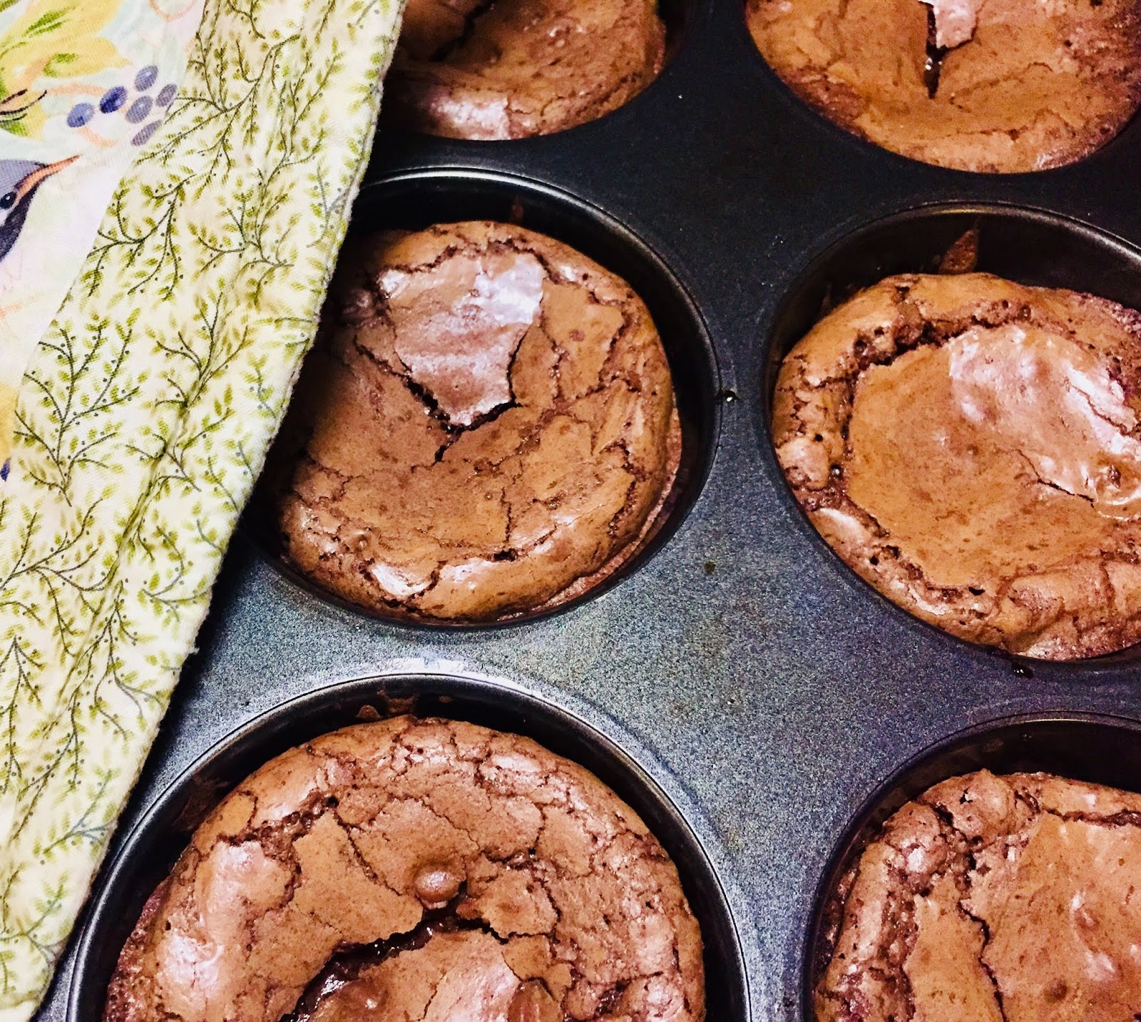 Triple Chocolate Brownie Cups