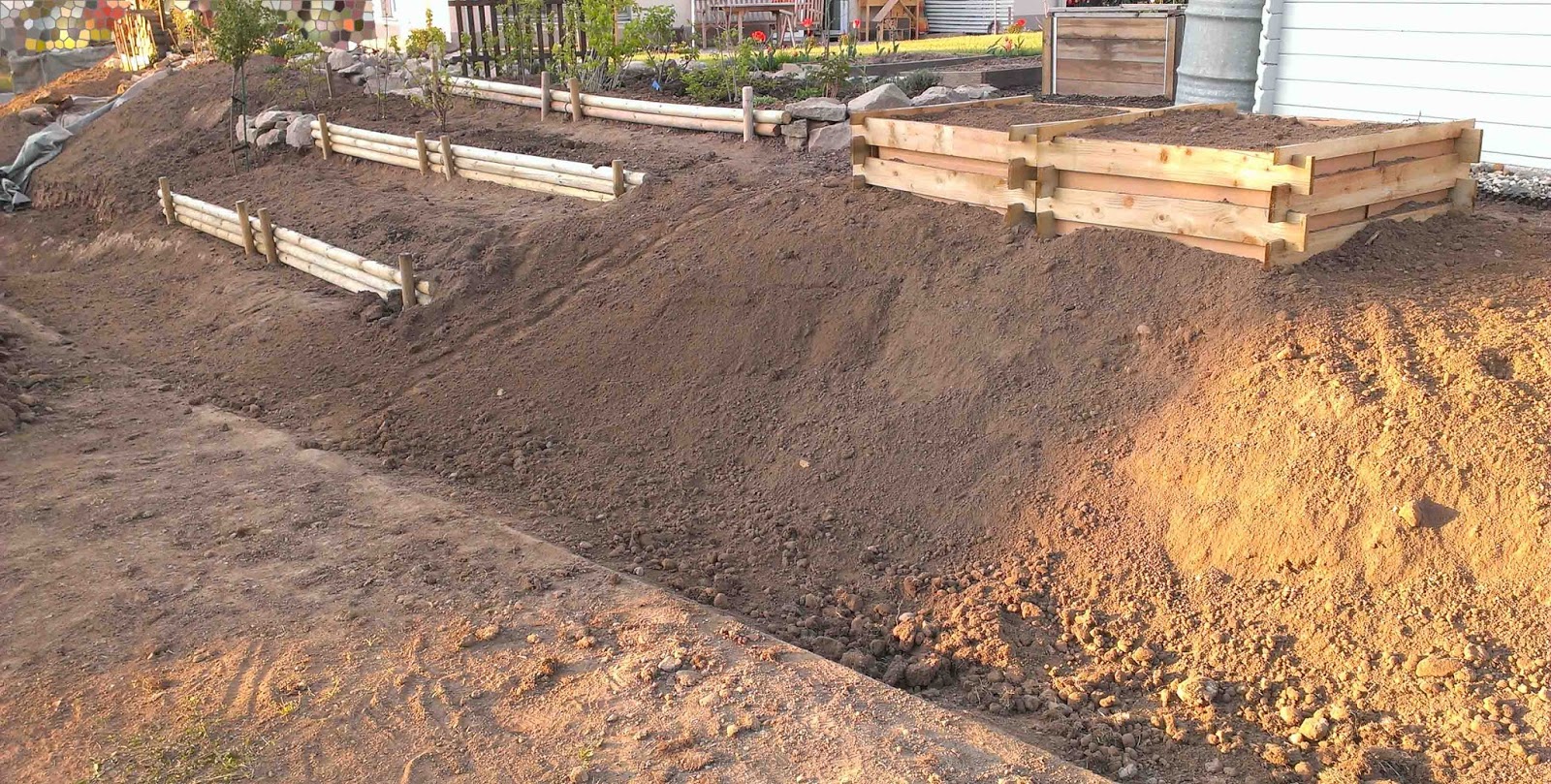 DoMis Garten Terrassen im Hang