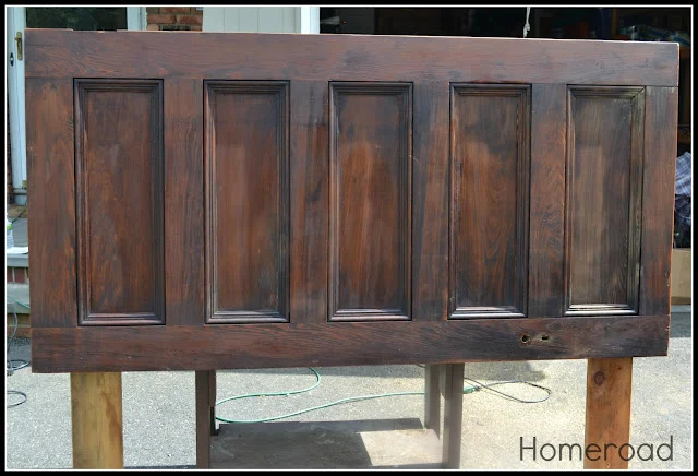 How to make a headboard from an old door. 