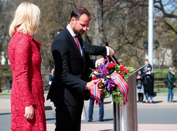 Crown Princess Mette Marit wore Valentino Lace Coat for visit to Latvia. President of Latvia, Raimonds Vējonis and First Lady Iveta Vējone