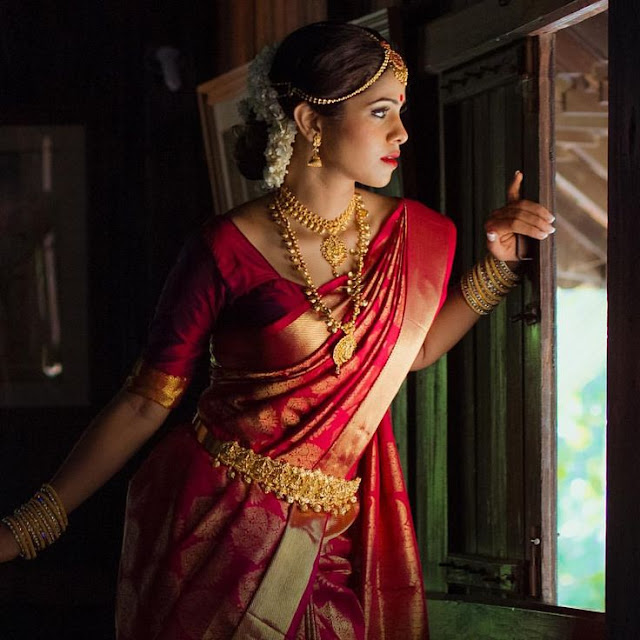 5 Things You Can Gift A Saree Lover That She Can’t Say ‘No’ To!