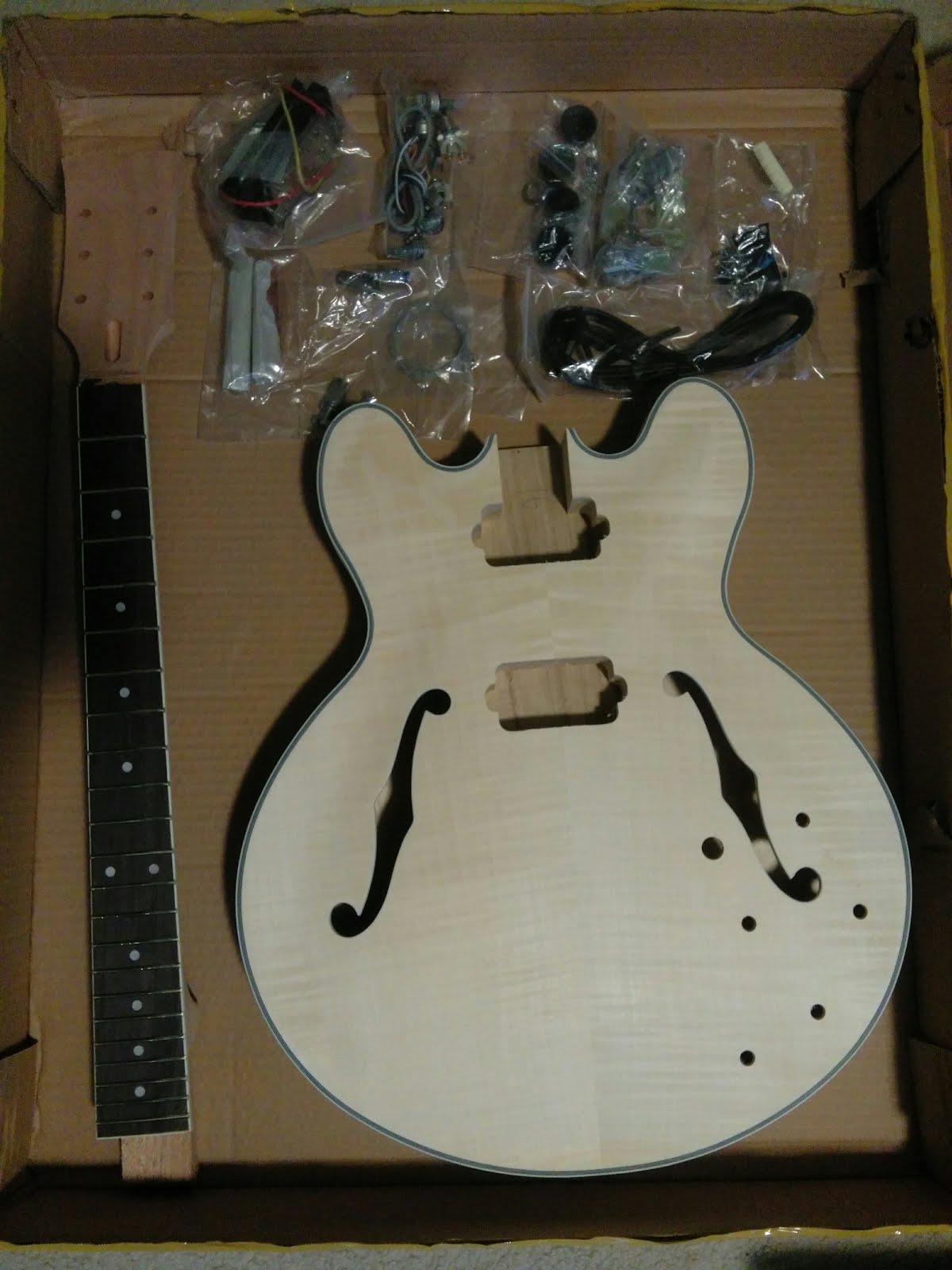 [Mattwins] DIY Semi Hollow 335 Guitar Kit Built Part I
