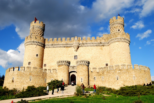 Image result for manzanares el real castillo