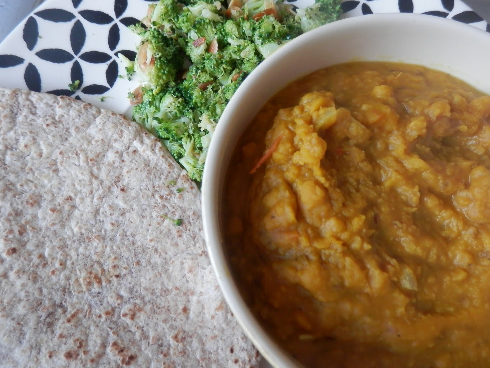 Second Hand Susie What do vegans eat? Easy vegan meal and snack ideas.