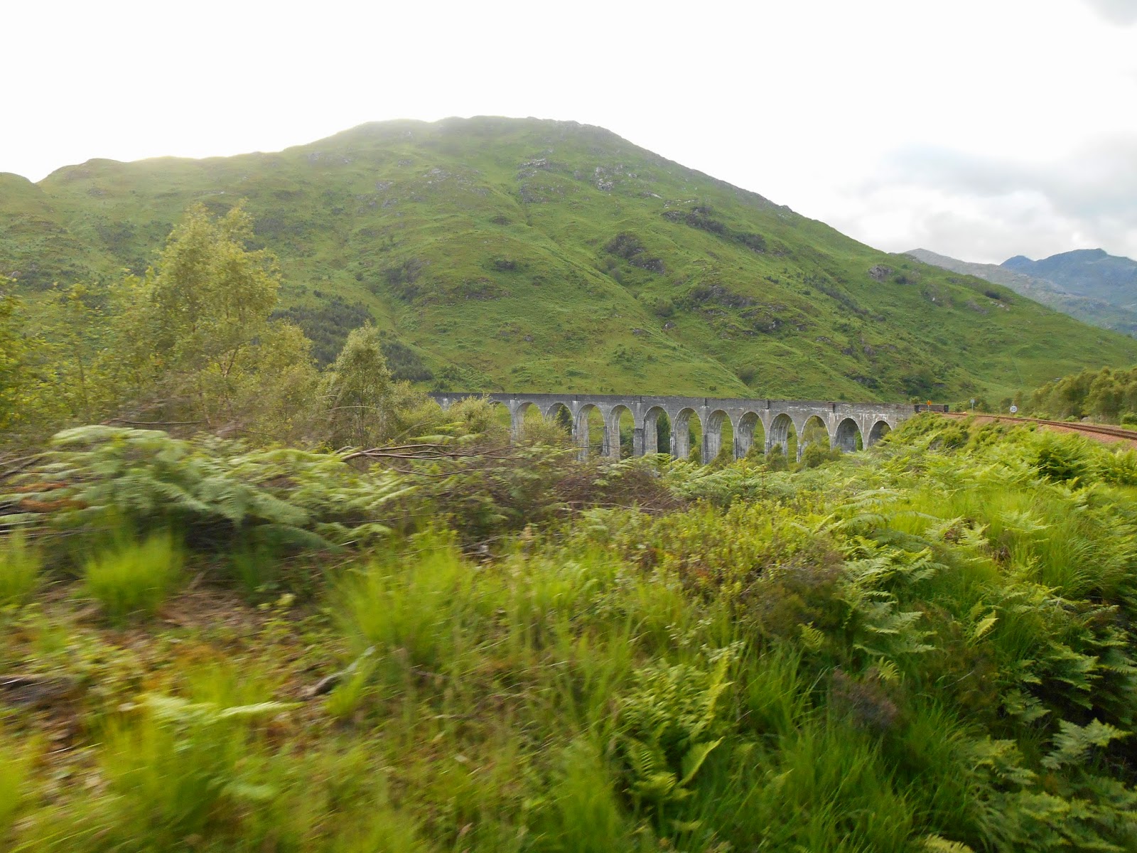 Glenfinnan Viaduct Skócia híres hídja, a Glenfinnan Viaduct, ami egy Harry Potter forgatási helyszín