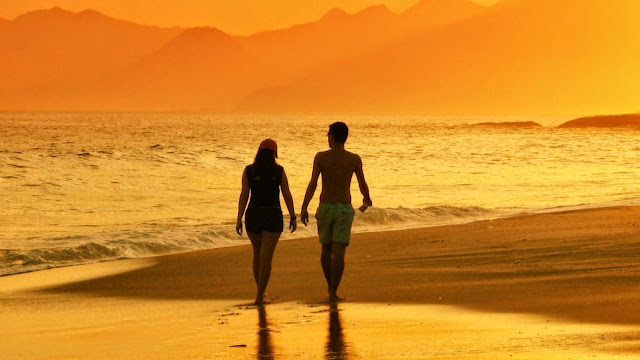 Romantic Pictures in the Beach