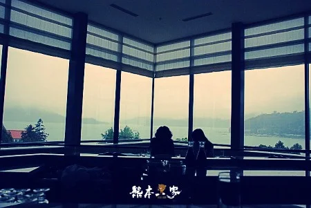 南投日月潭星級飯店。雲品溫泉酒店|湖光山水‧大廳酒吧下午茶|日月潭下午茶|日月潭湖邊下午茶