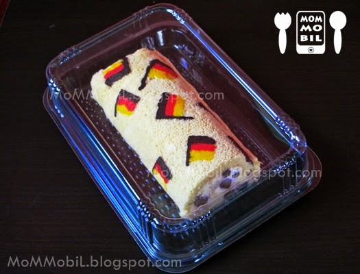 MoMMobiL: Backen zur Fussball-WM - Deutschland Biskuitrolle mit Sahne ...