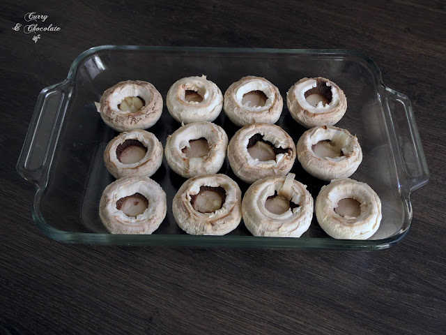 Champiñones listos para ser rellenados Champiñones listos para ser rellenados