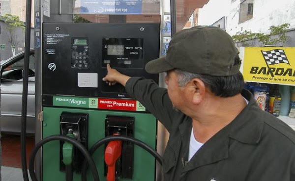 Precios de la gasolina en México podrían aumentar por huracán "Harvey" - Precios de la gasolina en México podrían aumentar por huracán "Harvey" -
