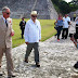 El Príncipe Carlos visitó Edzná y Xochimilco