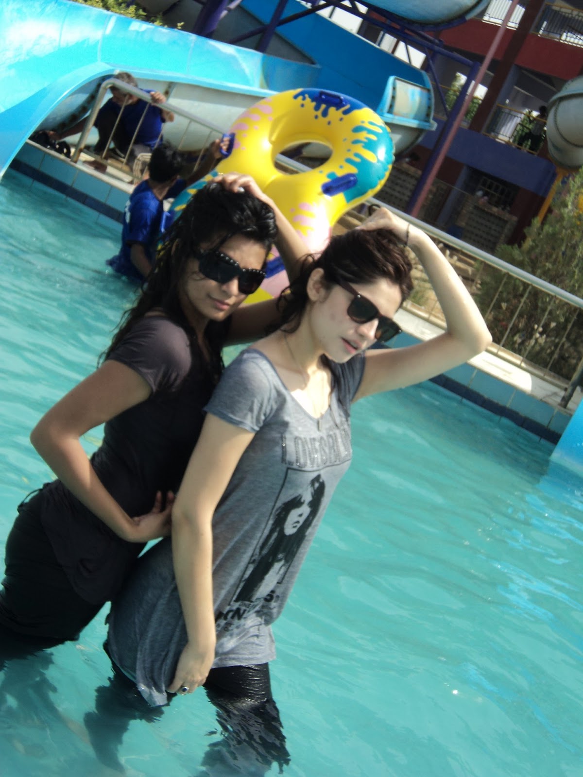 High Quality Bollywood Celebrity Pictures: Beautiful Pakistani Actress