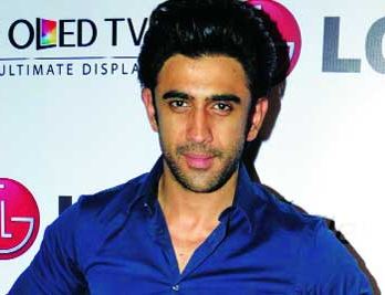 Amit Sadh Family Wife Son Daughter Father Mother Marriage Photos