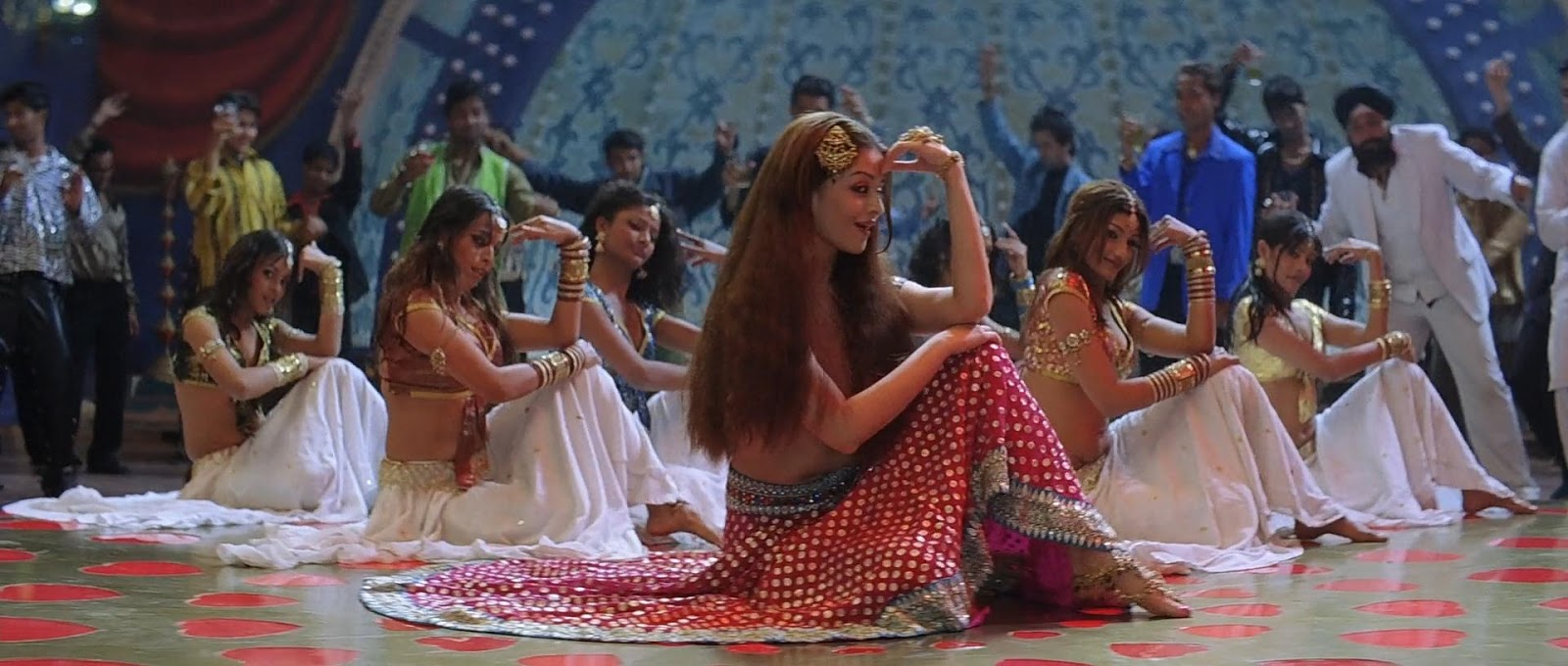 Aishwarya Rai mujra song, Aishwarya Rai item song stills in HD