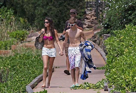 selena gomez and justin bieber beach photos. 2011 house Selena Gomez-Justin