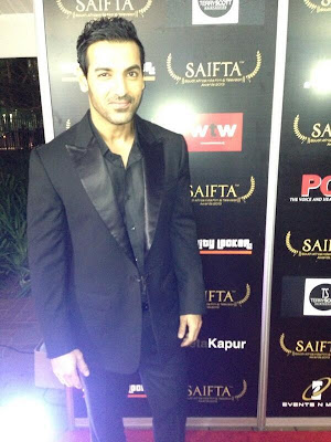 Sidarth, Madhuri , John & Dia at Saifta Awards 2013 Red Carpet 