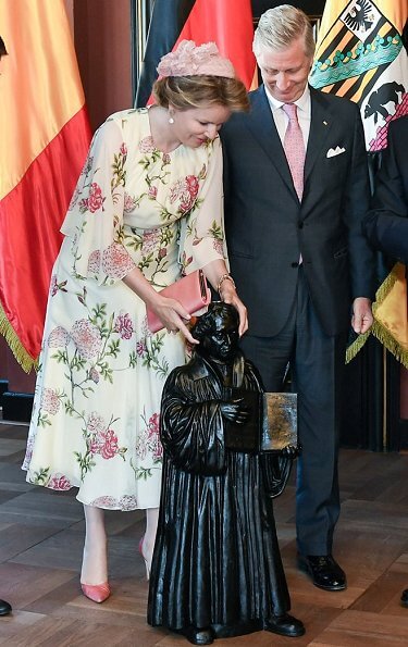 Queen Mathilde wore Giambattista Valli floral print silk chiffon midi dress in Neutrals. Princess Caroline wore same dress